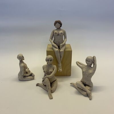 Bild vergr&ouml;&szlig;ern: Digitale Kunstgalerie: Frauenfiguren, Keramik, K&uuml;nstlerin: Natalia B&ouml;rschel / K&uuml;nstlertreff Velten