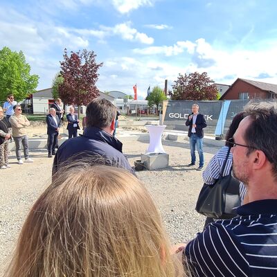 An der Rosa-Luxemburg-Stra&szlig;e in Velten entsteht ein neuer Schulcampus.