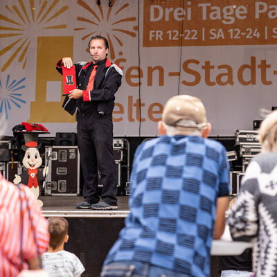 Bild vergr&ouml;&szlig;ern: Impressionen vom Veltener Ofen-Stadt-Fest 2026.