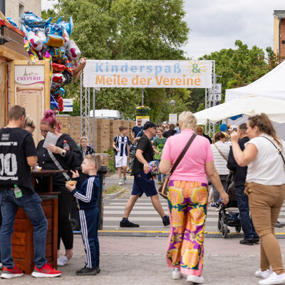 Bild vergr&ouml;&szlig;ern: Impressionen vom Veltener Ofen-Stadt-Fest 2026.