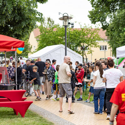 Bild vergr&ouml;&szlig;ern: Impressionen vom Veltener Ofen-Stadt-Fest 2026.