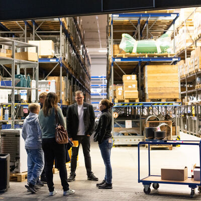 Bild vergr&ouml;&szlig;ern: Viele Unternehmen &ouml;ffneten zur Langen Nacht der Wirtschaft in Velten ihre T&uuml;ren und Tore.