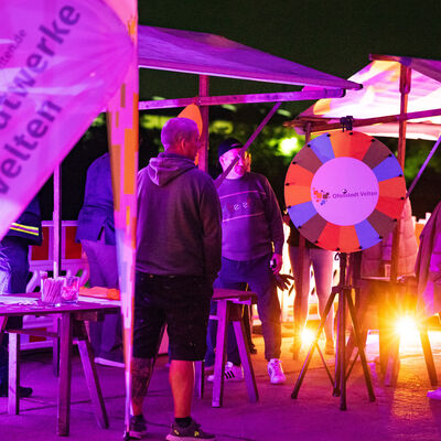 Bild vergr&ouml;&szlig;ern: Viele Unternehmen &ouml;ffneten zur Langen Nacht der Wirtschaft in Velten ihre T&uuml;ren und Tore.