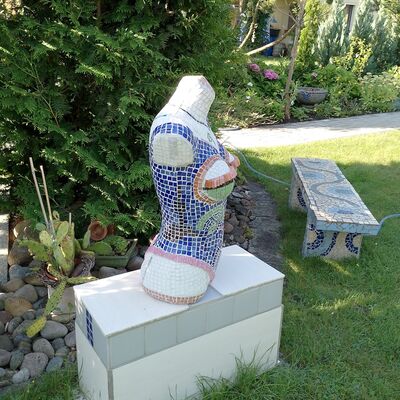Bild vergr&ouml;&szlig;ern: Digitale Kunstgalerie: Torso, Mosaikarbeit, K&uuml;nstlerin: Monika Behrendt