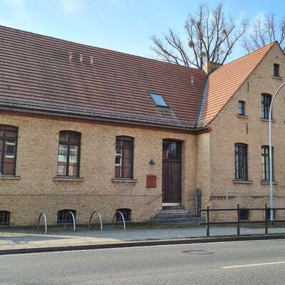 Standort der Biblitohek: von 1923 bis 1948 und von 2001 bis 2017 Breite Straße 16