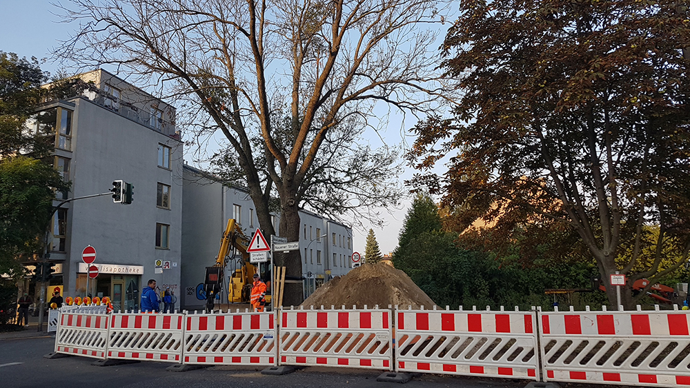 Bild vergrößern: Verkehrseinschränkungen an der Rosa-Luxemburg-Straße Velten.